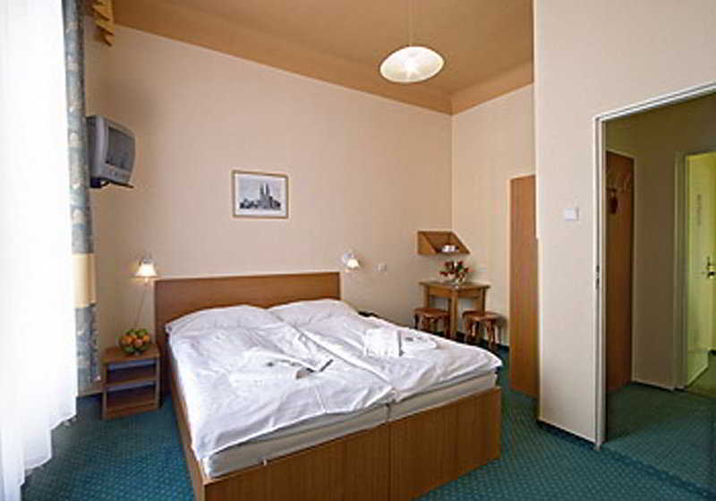 Hotel Sofia Прага Стая снимка