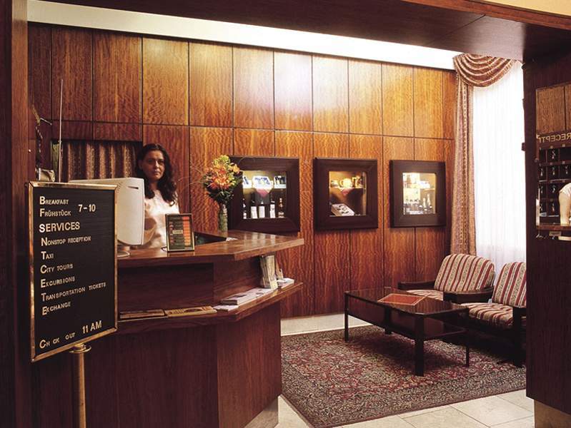Hotel Sofia Прага Екстериор снимка