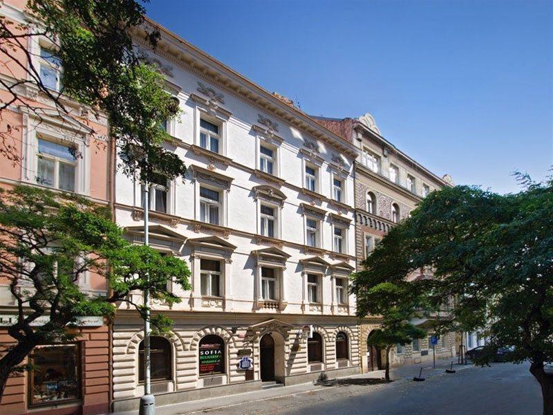 Hotel Sofia Прага Екстериор снимка